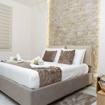 Flori's Apartment-room Wi-fi-parcheggio Gratuito