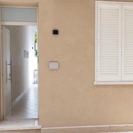 Flori's Apartment-room Wi-fi-parcheggio Gratuito